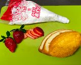 A picture of step 2 of Omu Cake (Strawberry and whipped cream cake wrapped in egg-fry).