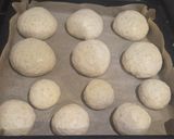Korpás pihepuha zsemle recept fázis 5 fotója