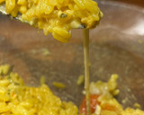 Foto del paso 6 de la receta: Un arroz, mil ideas: 🥘 Arroz amarillo con pollo, queso y perejil súper cremoso