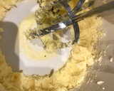 Foto del paso 1 de la receta: Alfajores de maicena facilísimos paso por paso (fécula y harina)