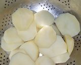 A picture of step 3 of Crunchy Crispy Potato Slices.