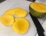 Foto del paso 1 de la receta: Aperitivo de Navidad: tosta de foie mi cuit con mango