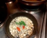 A picture of step 3 of Urad Dal Palak (Sabut Chilkewali Urad Dal/ Kalo Dal).