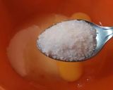 A picture of step 3 of Shop-style lemon cream.