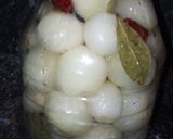 صورة لخطوة 3 من وصفة مخلل البصل وجمالة