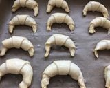 Rogaliki drożdżowe z powidłami 🥐😊🥐 krok przepisu 1 zdjęcie