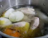 Hình bước làm 1 của món Phở gà Hà Nội