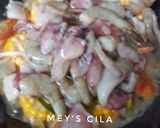 A picture of step 3 of Sweet and Spicy Squid, Shrimp, and Corn.