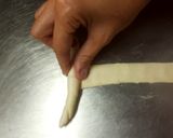 Foto del paso 11 de la receta: Medialunas de grasa y facturas