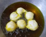 A picture of step 3 of Dahi Vada.