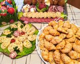 Sajttekercs sonkával, sajtos tojáskrémmel és zöldséggel töltve recept fázis 7 fotója