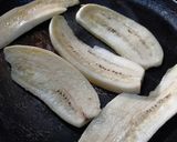 Foto langkah ke 2 dari resep Pisang Bakar Teflon Sederhana.