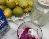 Foto langkah ke 1 dari resep Dragon fruit chia pudding.