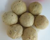 A picture of step 4 of Aloo ki puri.