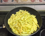Foto del paso 1 de la receta: Patatas fritas y algo más