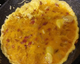 Foto del paso 3 de la receta: 🍳Tortilla de cebolla con jamón🐖 ibérico