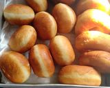 Foto langkah ke 6 dari resep Donat maizena empuk dan lembut.