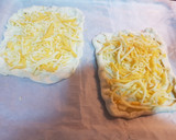 Foto del paso 3 de la receta: Hojaldre de gambas y queso