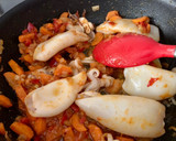 Foto del paso 2 de la receta: Garbanzos con chipirones 🦑 y gambones 🦐