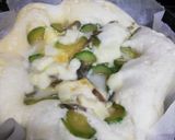 Foto del passaggio 4 della ricetta Frittata nuvola 🥚🥒☁️svuota frigo 😉