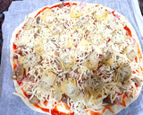 Foto del paso 4 de la receta: Pizza con alcachofas, champiñones y jamón york