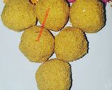 A picture of step 4 of Cornflakes and Nuts Ladoo.