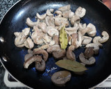 Foto del paso 2 de la receta: Riñones de cerdo en salsa de ñora