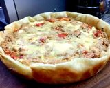 Foto del paso 4 de la receta: Tarta de atún, tomate 🍅 y queso 🧀