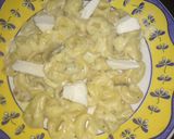Foto del paso 4 de la receta: Tortellinis con nata, champiñones y queso fresco de cabra