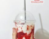 Foto langkah ke 4 dari resep Korean Strawberry Milk.