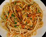 Hình bước làm 3 của món Mì udon xào nấm