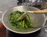 Foto langkah ke 4 dari resep Tumis Kangkung.