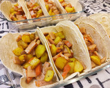 Foto del paso 2 de la receta: Tacos de patatas, cheddar, queso, y lomo adobado