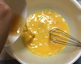 Foto langkah ke 2 dari resep Dashimaki Tamago (Japanese).