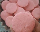 Foto del paso 12 de la receta: Alfajores de maizena con y sin color