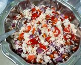 Une image de l'étape 10 de Salade de riz aux anchois, tomate, poivron et oignon rouge.
