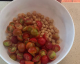 Foto del paso 1 de la receta: Ensalada de garbanzos, tomate y anchoas