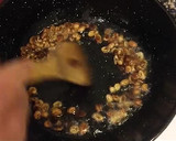 Foto del paso 2 de la receta: Muslos de pollo rellenos en salsa de sidra