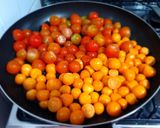 Foto del paso 1 de la receta: UCHUVAS🍅a Las Finas Hierbas Con🎂Mozzarella...!🥳