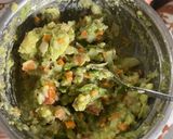 A picture of step 3 of Avocado open sandwich.