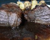 Foto del paso 3 de la receta: Bondiola de cerdo a la cerveza con papas rústicas