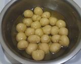 Foto langkah ke 4 dari resep Bakpia Basah Isi Keju.