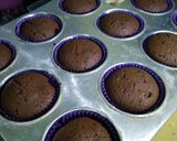 Foto langkah ke 6 dari resep Cupcake cokelat irit telur.