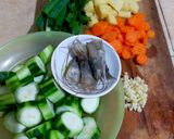 Foto langkah ke 1 dari resep Sop Gambas Kuah Kaldu Udang.