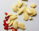 Hình bước làm 3 của món Gỏi gà xé phay truyền thống
