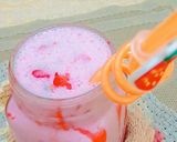 A picture of step 2 of Rich strawberry 🍓 shake.
