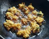 A picture of step 3 of Holi special mix Dal pakoda.