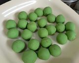 Foto langkah ke 3 dari resep Klepon Ubi Brownies Pandan.