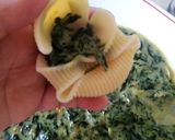 Foto del paso 8 de la receta: Lumaconi rellenos de espinacas gorgonzola y piñones