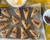 Hình bước làm 2 của món Healthy Fruit & Nut Scones